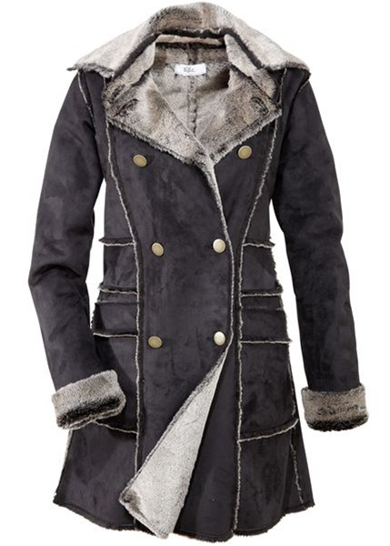 Vous pourriez être également intéressé par The olive green, asymmetrical hem manteau has patches and is worn with a red scarf that matches the girl’s hair color perfectly. The brown straight-line tunic is worn with skinny olive green pants and a black scarf showing off blond hair.