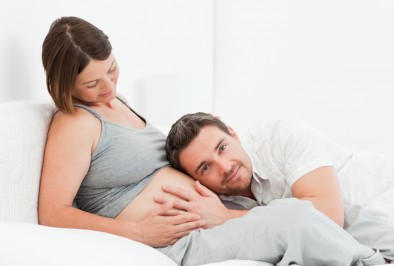 Le futur papa et sa femme enceinte ! - Confidentielles